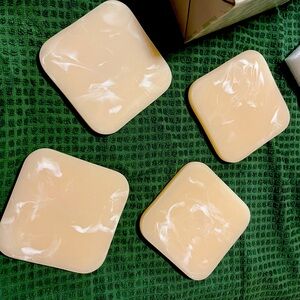 NIB Ririku resin coasters set if 4